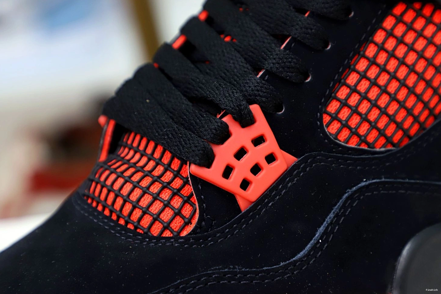 RETRO THUNDER' AIR JORDAN 4 'RED 1224